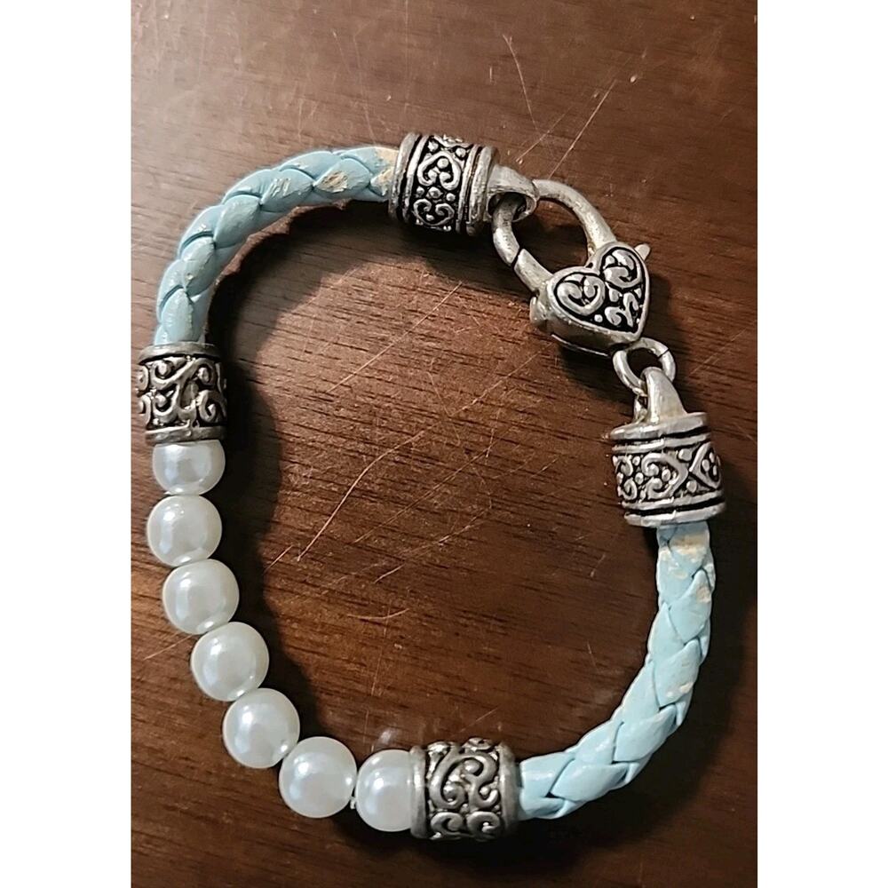 Vintage Faux Pearl & Baby Blue Leather Braided Bracelet Heart Lobster Clasp 4131